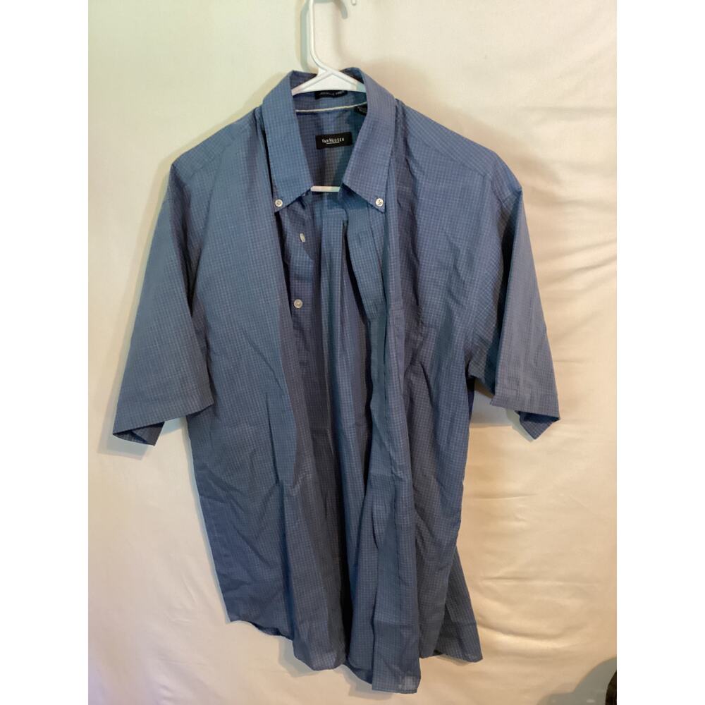1136Van Heusen Mens Wrinkle Free Button Down Dress Shirt Blue /White Size Medium